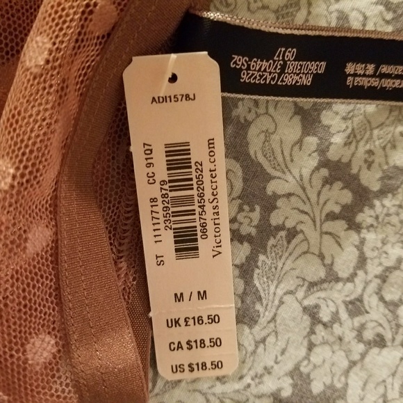 Victoria Secret - Very Sexy Bra & Panty Set - Picture 11 of 12